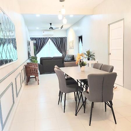 Private Pool Cassa Dinies, Wifi , Bbq,10 Pax Villa Rantau Panjang Exterior foto