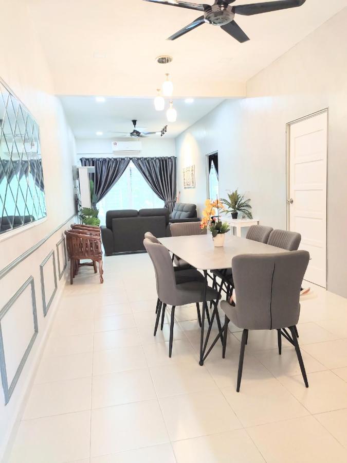 Private Pool Cassa Dinies, Wifi , Bbq,10 Pax Villa Rantau Panjang Exterior foto