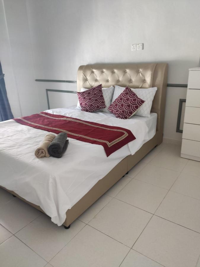 Private Pool Cassa Dinies, Wifi , Bbq,10 Pax Villa Rantau Panjang Exterior foto