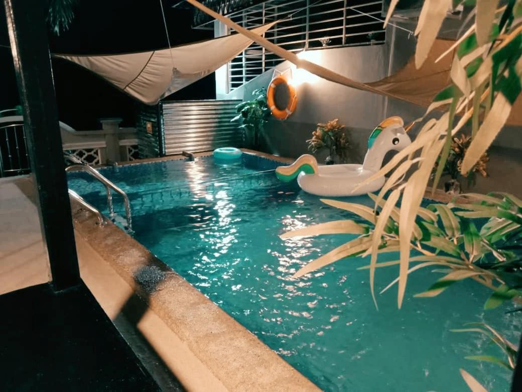 Private Pool Cassa Dinies, Wifi , Bbq,10 Pax Villa Rantau Panjang Exterior foto