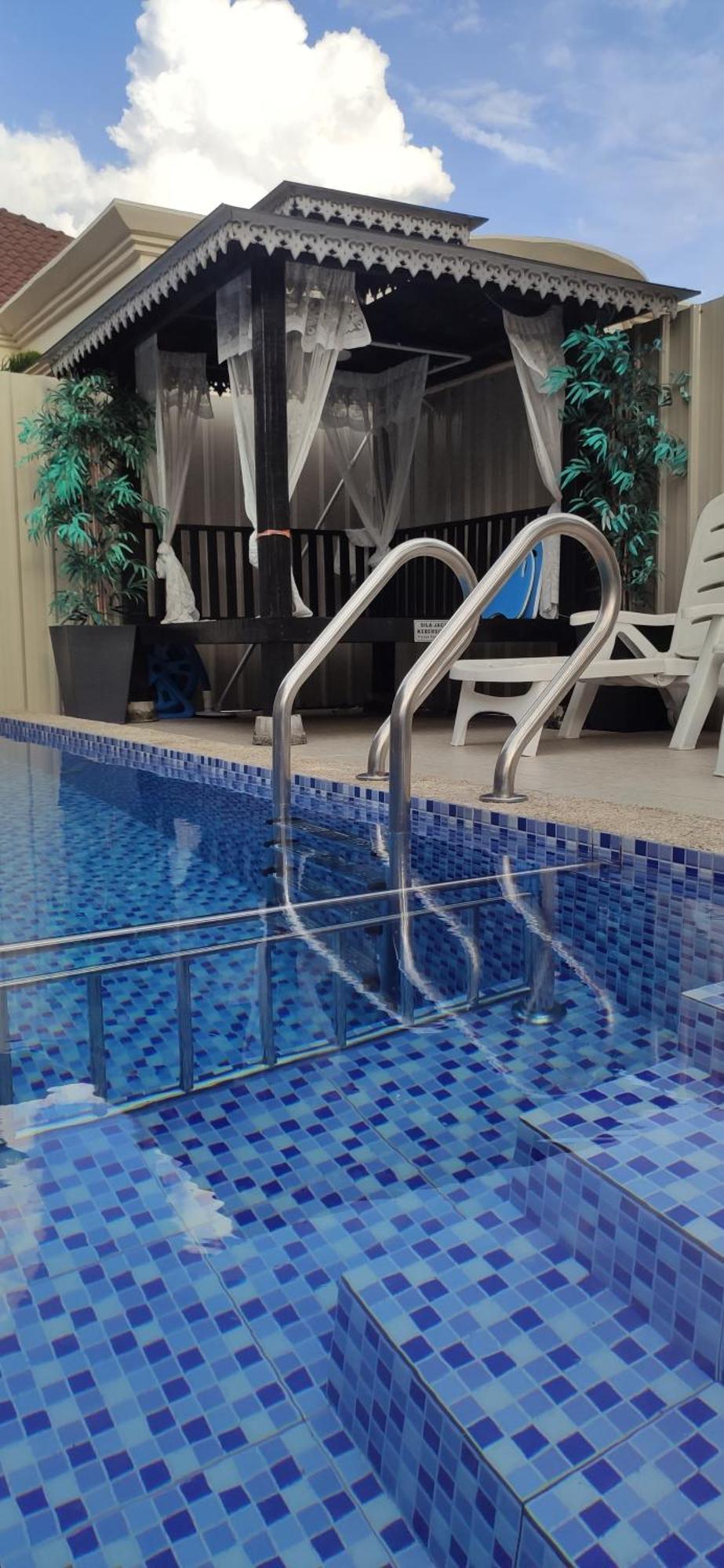 Private Pool Cassa Dinies, Wifi , Bbq,10 Pax Villa Rantau Panjang Exterior foto