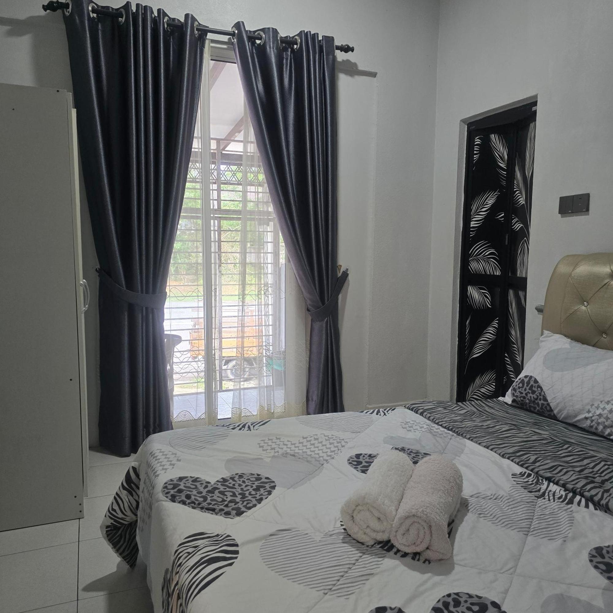 Private Pool Cassa Dinies, Wifi , Bbq,10 Pax Villa Rantau Panjang Exterior foto